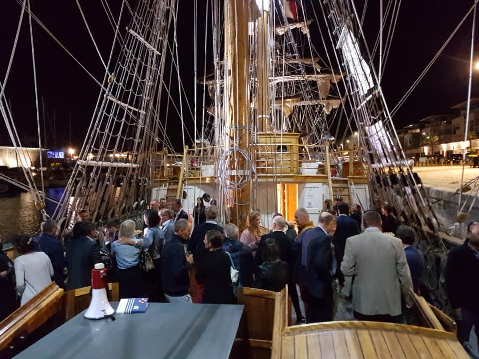 Jeudi 19 septembre 2019, nous étions en formule Duo (Violon &#38; Guitare) sur le voilier Le Français à La Rochelle (17), pour un cocktail d'entreprise !